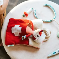 ALICE LILLE DOKTORTASKE