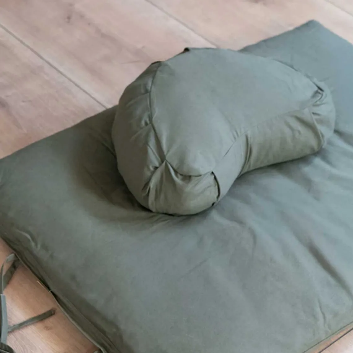 CALM CRESCENT MEDITATION CUSHION | DARK OLIVE