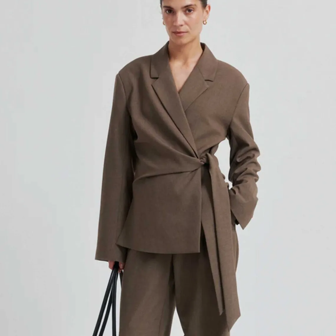 DAKOTA WRAP BLAZER | MID BROWN MELANGE