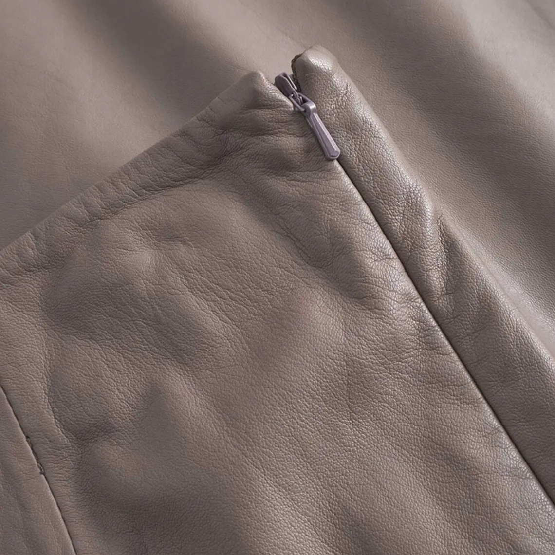 ELVIRA NEDERDEL | LATTE