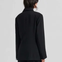 FIQUE FITTED BLAZER | BLACK