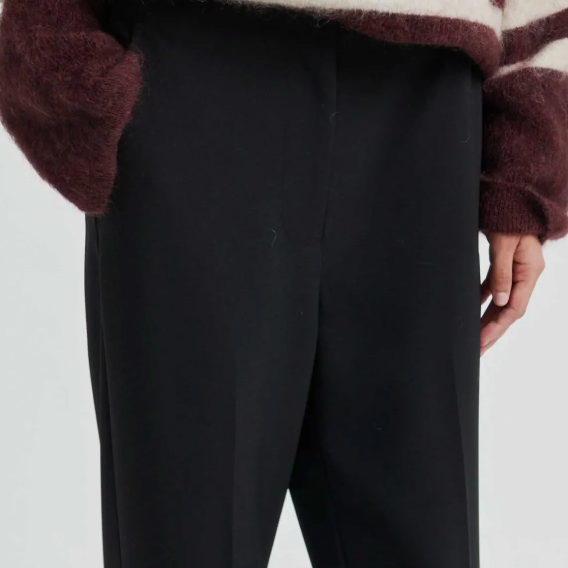 FIQUE STRAIGHT TROUSERS | BLACK