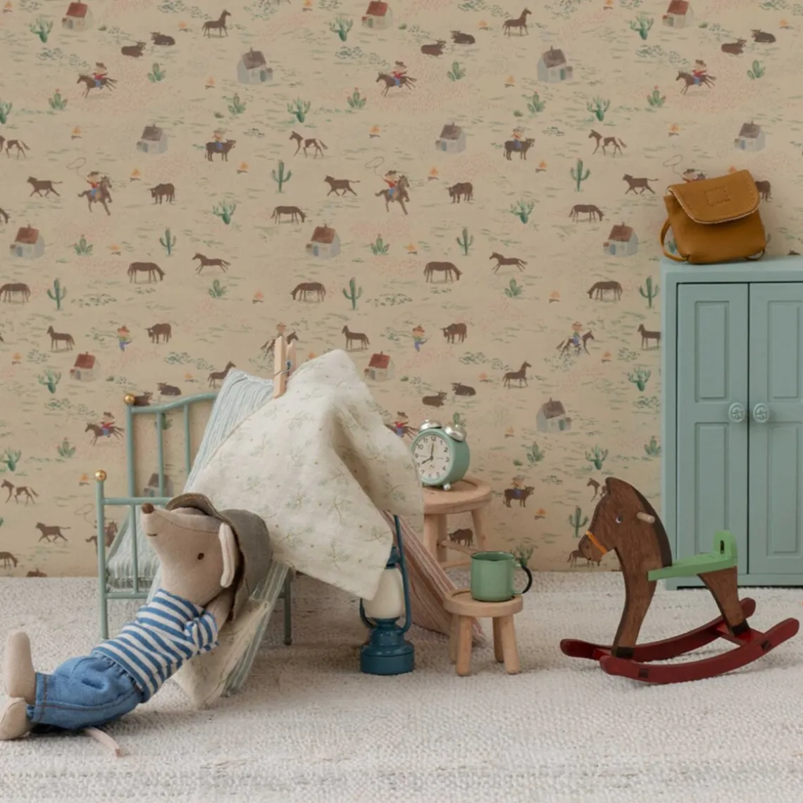 GYNGEHEST MUS - MØRK BRUN