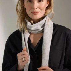 HALSTØRKLÆDE I MERINO | LYS GRÅ MELANGE
