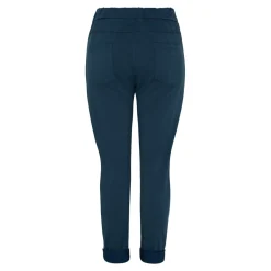 KALIE BUKSER | PETROLIO