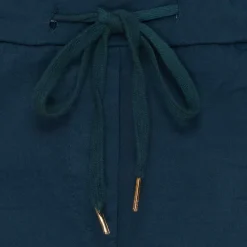 KALIE BUKSER | PETROLIO