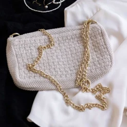 KNITTED CLUTCH CROSSBODY CHAIN | BEIGE MELANGE