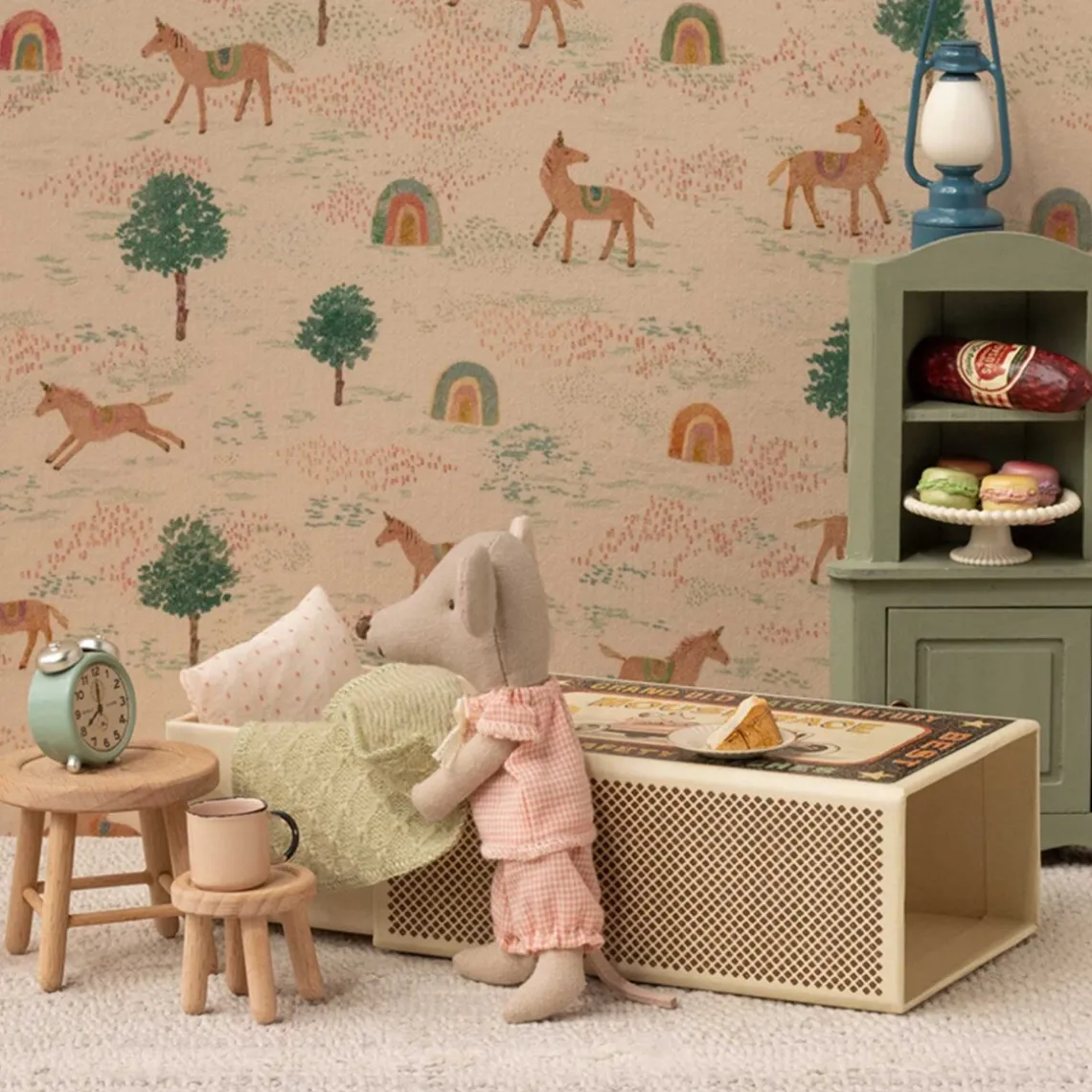 LILLESØSTER MUS I TÆNDSTIKÆSKE