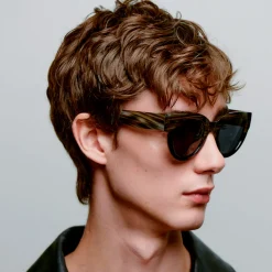 LILLY SOLBRILLER | STRIPED HORN/SORT