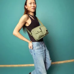 MILES TASKE 25X18X8 CM | OLIVE LEAF