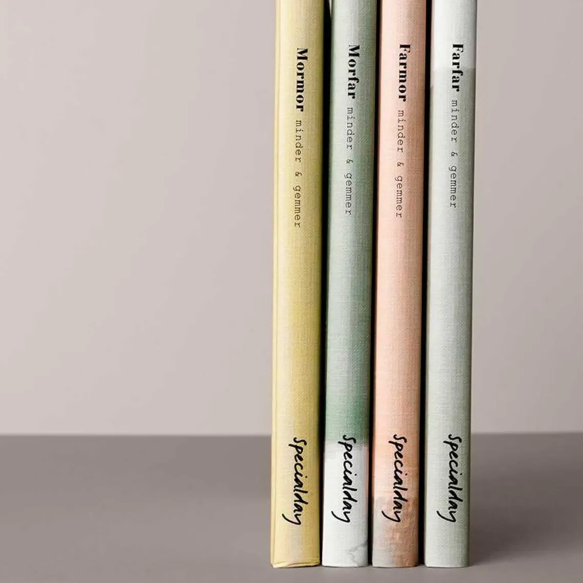 MINDER OG GEMMER | MORMOR