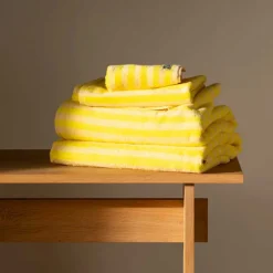NARAM BADEHÅNDKLÆDE | PRISTINE/NEON YELLOW