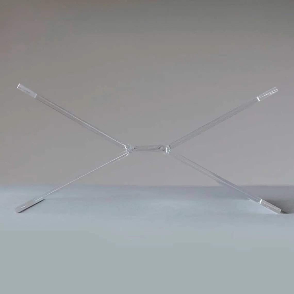 NM BOOKSTAND X CLEAR