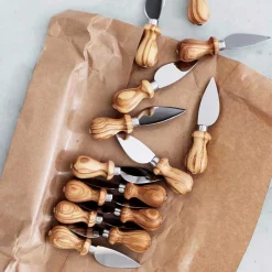 PARMASANKNIV MED OLIVENTRÆSSKAFT 13CM