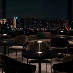 PEBBLE GENOPLADELIG BORDLAMPE | GOLD BRUSHED