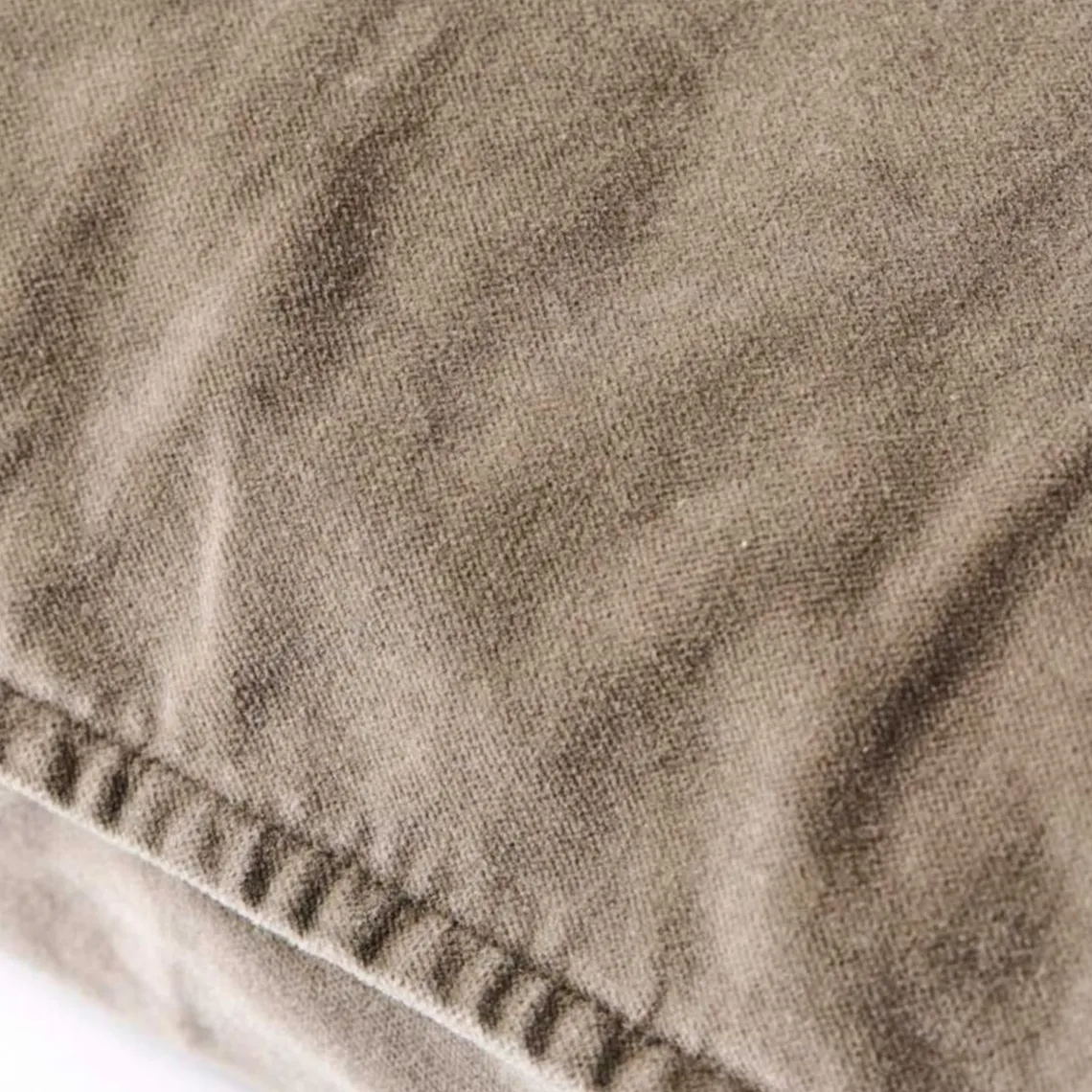 PUDE VELOUR INK. FYLD 50X50 CM | LINEN