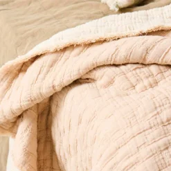 SENGETÆPPE M/STIKNINGER | NATUR/OFF WHITE