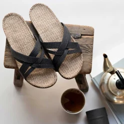 SHANGIES WOMAN NO. 1 | CHARCOAL