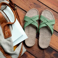 SHANGIES WOMAN NO. 1 | GREEN LEAVES