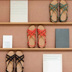 SHANGIES WOMAN NO. 2 | SCARLET SUN