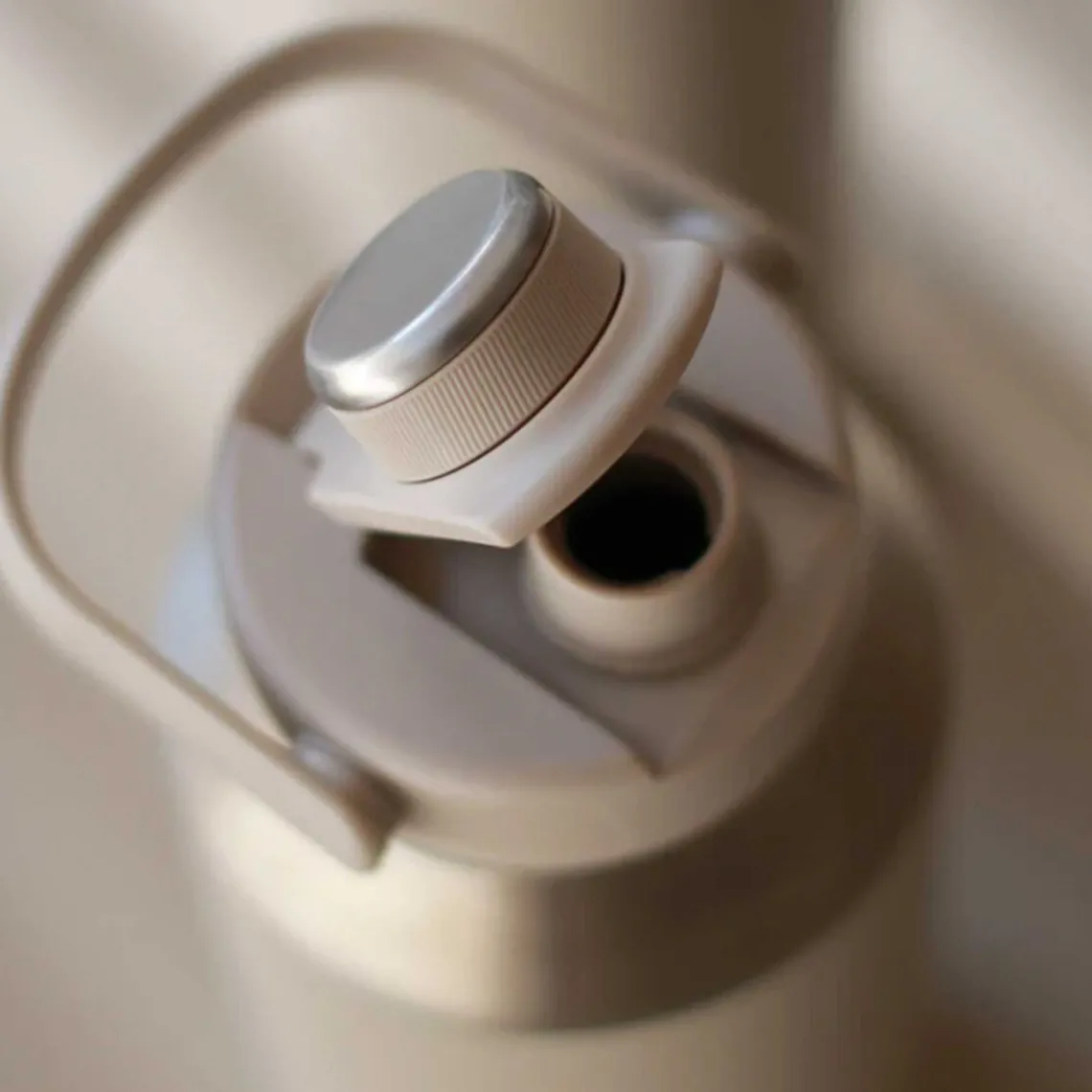 SPORTS BOTTLE 950 ML | CREAM BEIGE