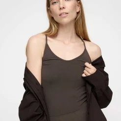 STRETCH TOP | STONE BROWN