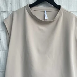 TOP | BEIGE