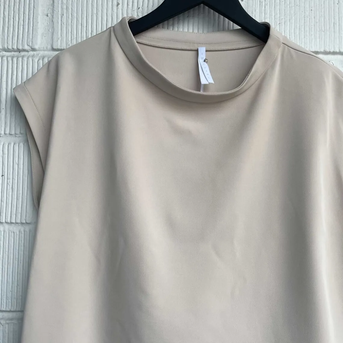 TOP | BEIGE