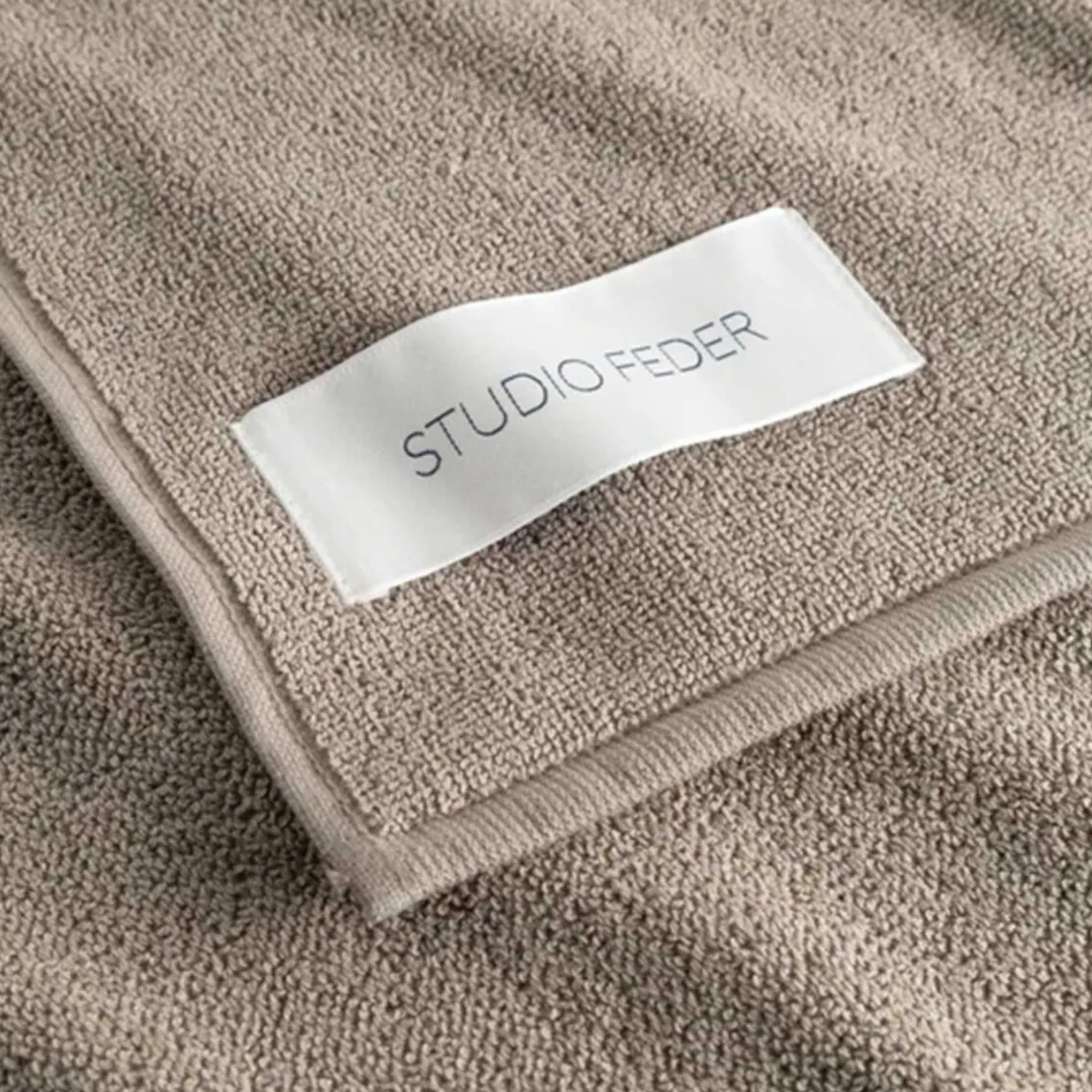 UNA HÅNDKLÆDE 70X140 CM | PEBBLE